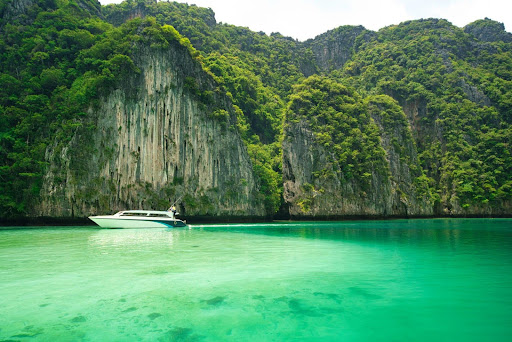  Phuket – Luxury Meets Party Vibes