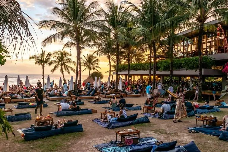 Seminyak – Beach + Luxury + Cafes